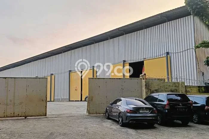 Gudang Disewa di Jakarta Barat dengan LB 240m2 Area Komersial Ramai Gudang Disewa di Jakarta Barat dengan LB 240m2 Area Komersial Ramai