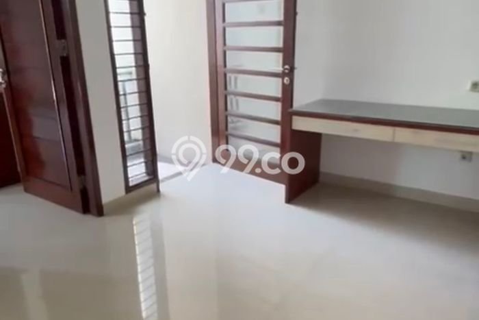 Jual Rumah Luas Megah Dengan View Cantik di Puri Indah, Jakarta Barat Jual Rumah Luas Megah Dengan View Cantik di Puri Indah, Jakarta Barat