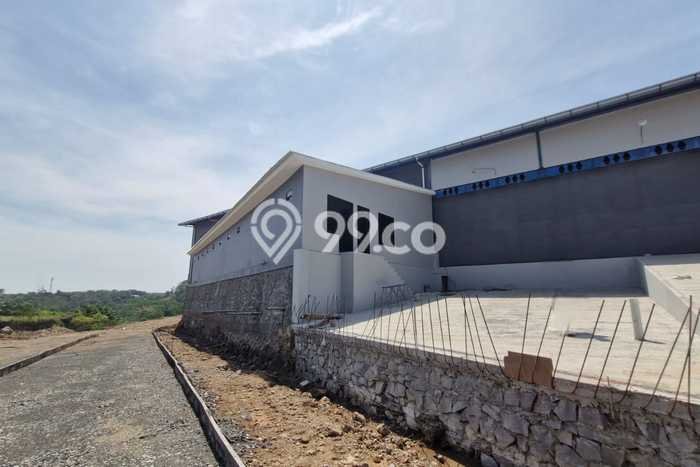 Gudang Premium Kawasan Ngaliyan, Luas 1090m2m², Mainroad, Area Bisnis Aktif Gudang Premium Kawasan Ngaliyan, Luas 1090m2m², Mainroad, Area Bisnis Aktif