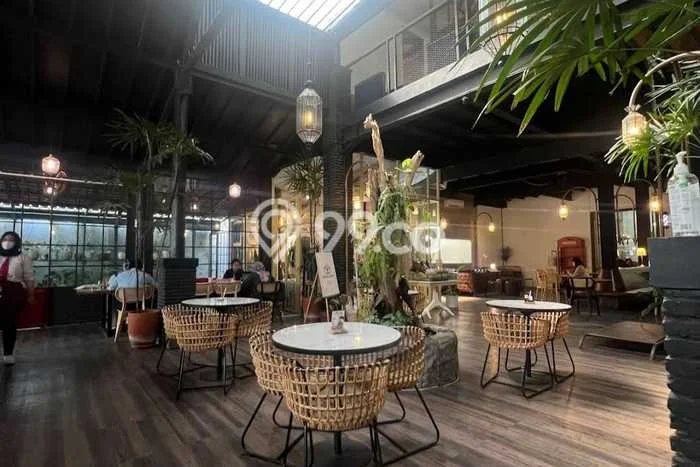 Area Strategis! Disewakan Komersial Lokasi Semarang Selatan, Semarang Cocok untuk Bisnis Area Strategis! Disewakan Komersial Lokasi Semarang Selatan, Semarang Cocok untuk Bisnis