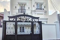 Rumah Luxury Modern Siap Huni di Joglo Jakarta Barat Rumah Luxury Modern Siap Huni di Joglo Jakarta Barat
