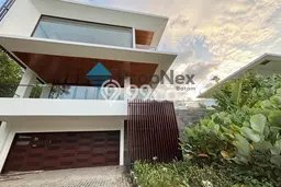 For Sale! Luxury House LT 1838m2 Desain Modern di Batam Centre For Sale! Luxury House LT 1838m2 Desain Modern di Batam Centre