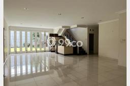 Rumah Lingkungan Asri di , Bandung, LT 800m2m² LB 500m2m² Rumah Lingkungan Asri di , Bandung, LT 800m2m² LB 500m2m²