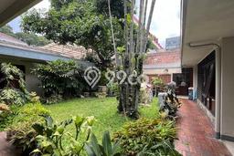 Rumah Mewah LB 600m2 Siap Pakai Desain Elegan di Sayap Dago, Bandung Rumah Mewah LB 600m2 Siap Pakai Desain Elegan di Sayap Dago, Bandung