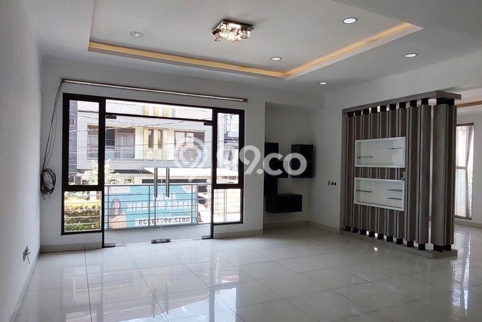 Rumah Mewah LB 320m2 Siap Pakai Desain Elegan di sudirman, Bandung Rumah Mewah LB 320m2 Siap Pakai Desain Elegan di sudirman, Bandung