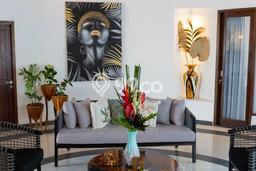 Rumah di Seminyak, Akses ke Mall, LT 300m² Rumah di Seminyak, Akses ke Mall, LT 300m²
