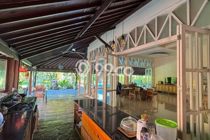 Vila Kawasan , Area 1240m2m², Ideal untuk hunian keluarga Vila Kawasan , Area 1240m2m², Ideal untuk hunian keluarga
