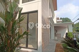 For Sale! Luxury House LT 269m2 Desain Elegan di Sektor 9-Bintaro For Sale! Luxury House LT 269m2 Desain Elegan di Sektor 9-Bintaro
