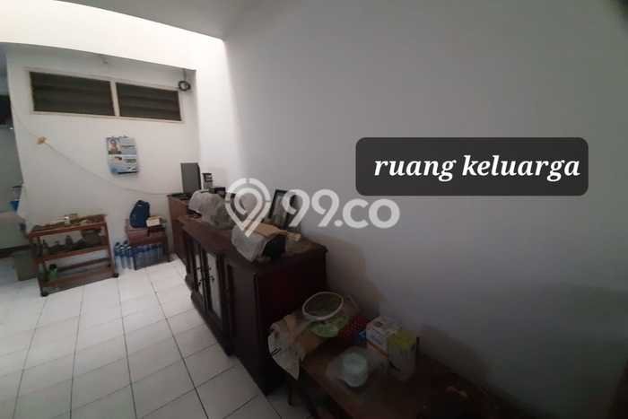 Jual Rumah Mewah Megah Dengan View Eksklusif di Puri Indah, Jakarta Barat Jual Rumah Mewah Megah Dengan View Eksklusif di Puri Indah, Jakarta Barat