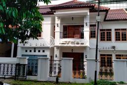 Ready to Use! Premium House LT 390m2 Desain Modern di Kalibata Ready to Use! Premium House LT 390m2 Desain Modern di Kalibata