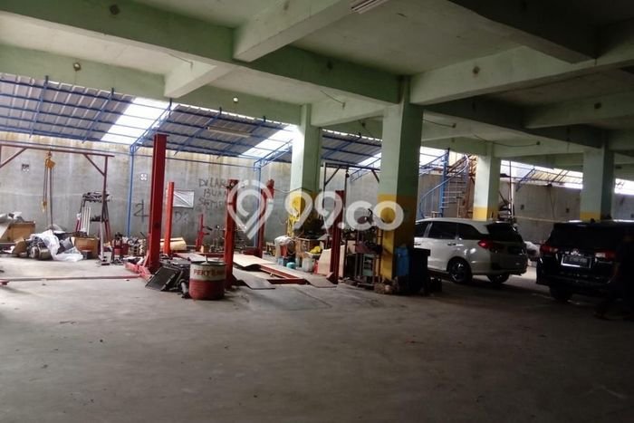 LOKASI PREMIUM! Gudang Kawasan Karawang Barat, Luas 3100m², Mainroad, Area Bisnis LOKASI PREMIUM! Gudang Kawasan Karawang Barat, Luas 3100m², Mainroad, Area Bisnis