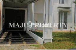 Rumah Luxury Modern Tanpa Renovasi di Kota Wisata Bogor Rumah Luxury Modern Tanpa Renovasi di Kota Wisata Bogor