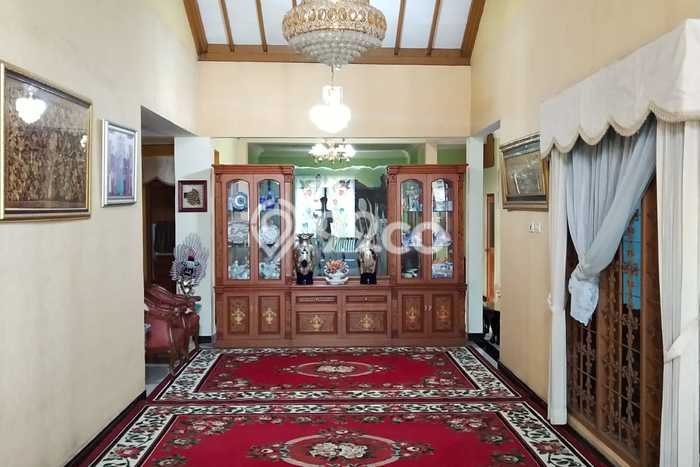 Rumah Elit LB 210m2 Siap Pakai Desain Elegan di Buah Batu, Bandung Rumah Elit LB 210m2 Siap Pakai Desain Elegan di Buah Batu, Bandung