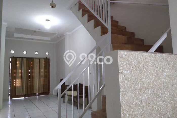 SPECIAL PRICE! Rumah Asri di Arcamanik, Luas 216m2m² LB 320m2m² SPECIAL PRICE! Rumah Asri di Arcamanik, Luas 216m2m² LB 320m2m²