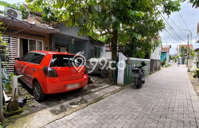 Dijual Cepat Rumah Bagus Siap Huni LB 250m2 di Mlati, Sleman Dijual Cepat Rumah Bagus Siap Huni LB 250m2 di Mlati, Sleman