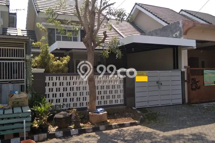 For Sale Rumah 2 Kamar Lokasi Ideal Nyaman dan Strategis di Sidoarjo For Sale Rumah 2 Kamar Lokasi Ideal Nyaman dan Strategis di Sidoarjo