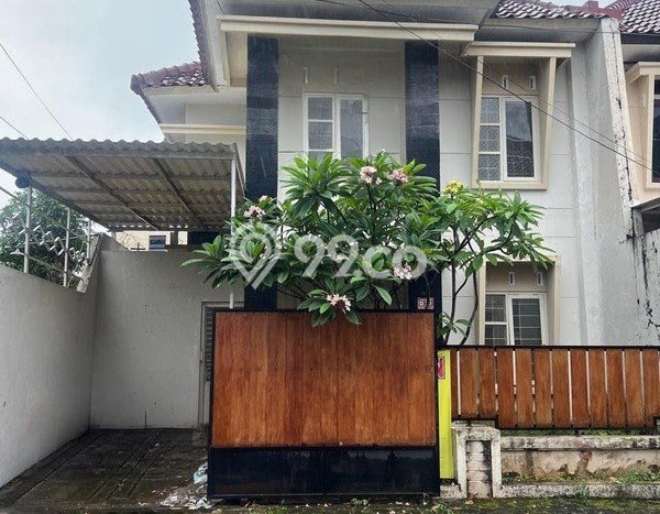 Lokasi terbaik! Rumah siap pakai disewakan di Depok LB 130m2 Lokasi terbaik! Rumah siap pakai disewakan di Depok LB 130m2