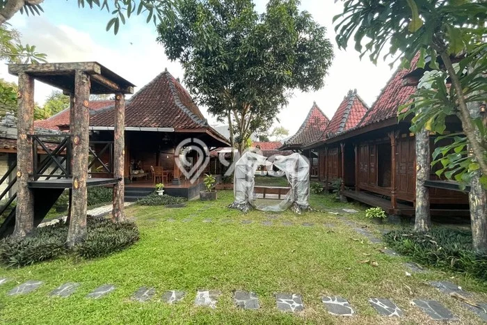 Lokasi terbaik! Rumah siap huni disewakan di Ngemplak LB 500m2 Lokasi terbaik! Rumah siap huni disewakan di Ngemplak LB 500m2