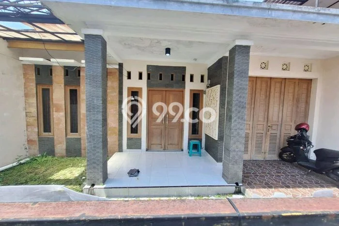 Sewa Rumah Harga Terjangkau di Maguwoharjo Yogyakarta Punya 5 Kamar Tidur Sewa Rumah Harga Terjangkau di Maguwoharjo Yogyakarta Punya 5 Kamar Tidur