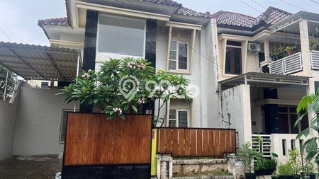 Lokasi terbaik! Rumah siap pakai disewakan di Depok LB 130m2 Lokasi terbaik! Rumah siap pakai disewakan di Depok LB 130m2