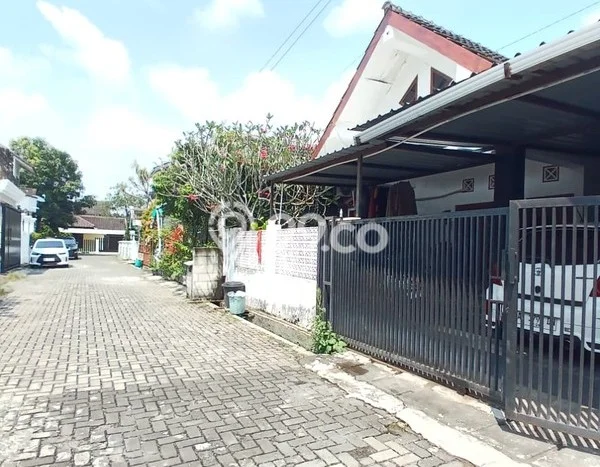 Dijual Rumah Strategis Bagus Punya 5 KT di Depok Sleman SHM Dijual Rumah Strategis Bagus Punya 5 KT di Depok Sleman SHM