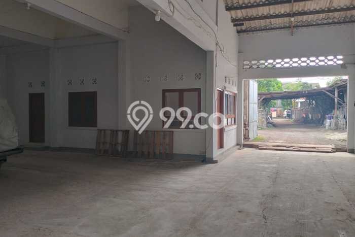 LOKASI BISNIS! Gudang For Rent Kawasan Soekarno Hatta, Luas 600m², Jalan Strategis LOKASI BISNIS! Gudang For Rent Kawasan Soekarno Hatta, Luas 600m², Jalan Strategis