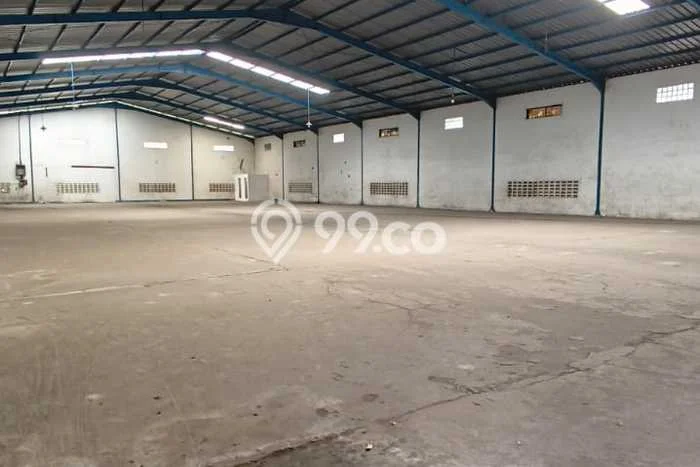 Unit Gudang Disewakan di Moch Toha di Area Ramai & Strategis Unit Gudang Disewakan di Moch Toha di Area Ramai & Strategis