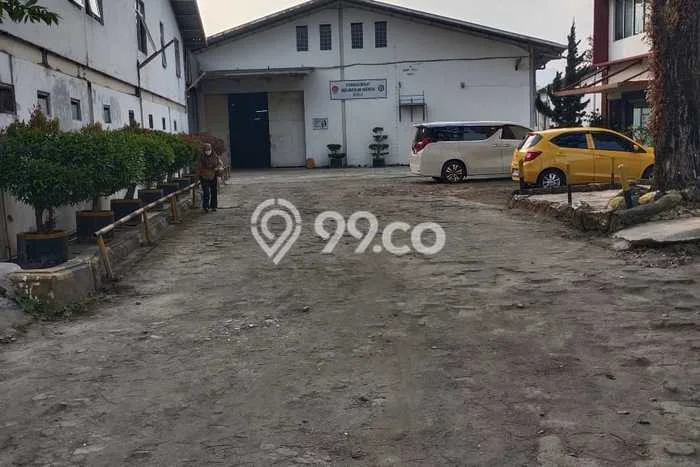 Area Ramai! Pabrik Dijual di Cicalengka untuk Bisnis Luas Bangunan 8000m2 Area Ramai! Pabrik Dijual di Cicalengka untuk Bisnis Luas Bangunan 8000m2