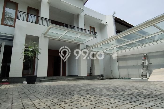 Disewakan Rumah Bagus di Menteng Harga Rp 950 Juta/ Tahun Disewakan Rumah Bagus di Menteng Harga Rp 950 Juta/ Tahun