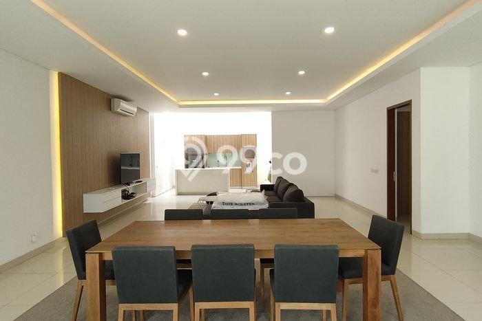 Disewakan Rumah Bagus di Menteng Harga Rp 950 Juta/ Tahun Disewakan Rumah Bagus di Menteng Harga Rp 950 Juta/ Tahun