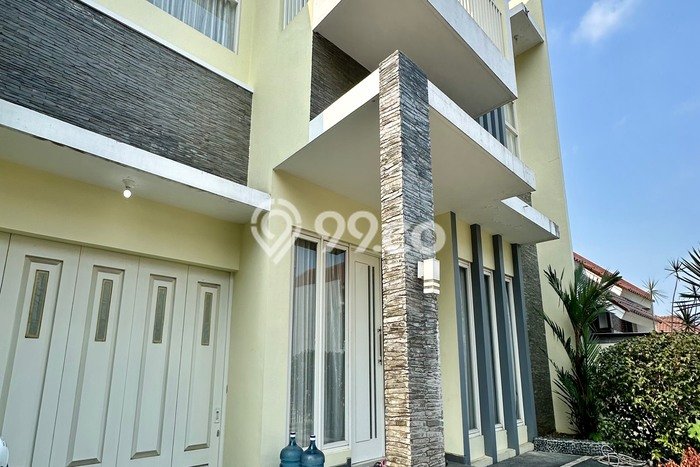Rumah Luxury Modern Tanpa Renovasi di Villa Puncak Tidar Malang Rumah Luxury Modern Tanpa Renovasi di Villa Puncak Tidar Malang