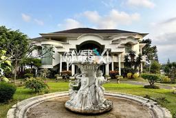 Rumah Mewah LB 2000m2 Siap Huni Desain Elegan di Villa Puncak Tidar, Malang Rumah Mewah LB 2000m2 Siap Huni Desain Elegan di Villa Puncak Tidar, Malang