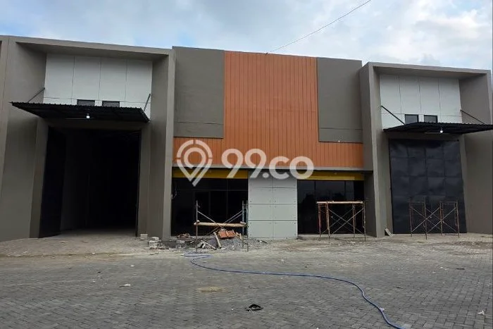 Lokasi Strategis! Dijual Gudang Bisnis di Pakisaji, Malang Kondisi Bagus Lokasi Strategis! Dijual Gudang Bisnis di Pakisaji, Malang Kondisi Bagus