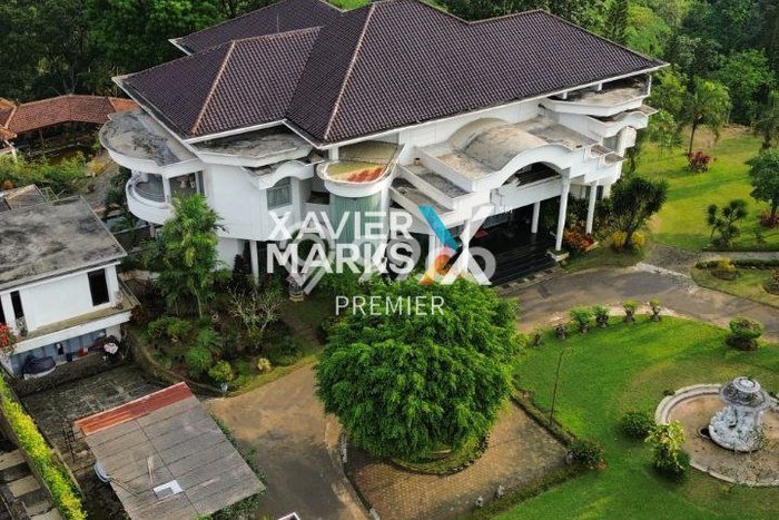 Rumah Mewah LB 2000m2 Siap Huni Desain Elegan di Villa Puncak Tidar, Malang Rumah Mewah LB 2000m2 Siap Huni Desain Elegan di Villa Puncak Tidar, Malang