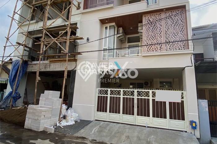 Kost Dijual di Soekarno Hatta dengan 24 KT dan Luas 450m2 Kost Dijual di Soekarno Hatta dengan 24 KT dan Luas 450m2
