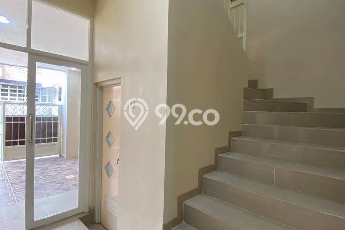 Kost Dijual di Soekarno Hatta dengan 24 KT dan Luas 450m2 Kost Dijual di Soekarno Hatta dengan 24 KT dan Luas 450m2