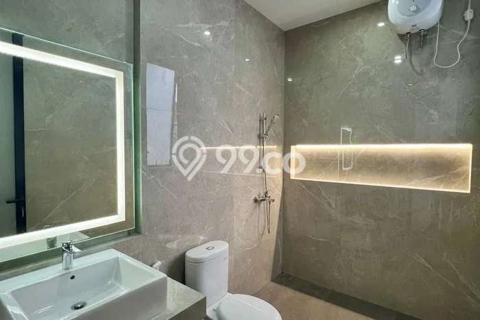 Dijual Rumah Premium dengan Fasilitas Sekitar Lengkap di Sukolilo, Surabaya Dijual Rumah Premium dengan Fasilitas Sekitar Lengkap di Sukolilo, Surabaya