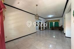 Rumah Modern 5 Kamar LT 200m2 di Medokan Ayu Rumah Modern 5 Kamar LT 200m2 di Medokan Ayu