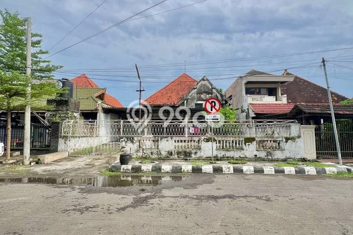 Rumah Elit Akses Mudah di Surabaya Unfurnished Rumah Elit Akses Mudah di Surabaya Unfurnished