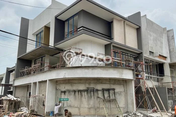 Hunian Mewah LB 345m2 Siap Huni Desain Elegan di Manyar, Surabaya Hunian Mewah LB 345m2 Siap Huni Desain Elegan di Manyar, Surabaya