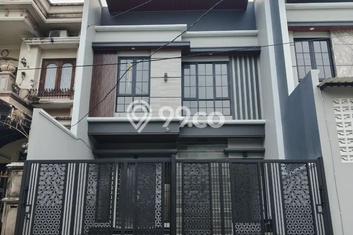 Dijual Rumah Premium dengan Fasilitas Sekitar Lengkap di Sukolilo, Surabaya Dijual Rumah Premium dengan Fasilitas Sekitar Lengkap di Sukolilo, Surabaya