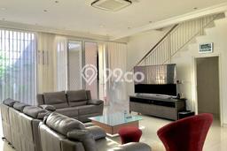 Rumah Elit LB 350m2 Siap Pakai Desain Elegan di Pakuwon City, Surabaya Rumah Elit LB 350m2 Siap Pakai Desain Elegan di Pakuwon City, Surabaya