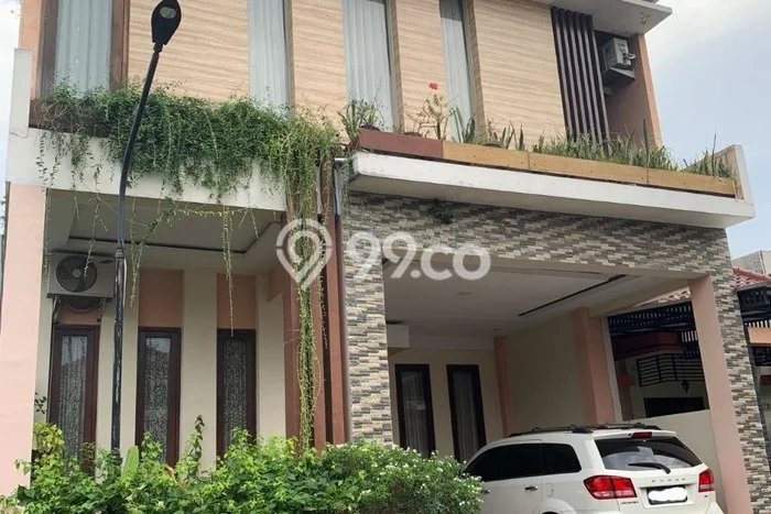 Rumah Elit Modern Tanpa Renovasi di Raya A Yani Surabaya Rumah Elit Modern Tanpa Renovasi di Raya A Yani Surabaya