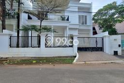 Sewa Rumah Harga Terjangkau di Cipete Jakarta Selatan dengan 4 Kamar Tidur Sewa Rumah Harga Terjangkau di Cipete Jakarta Selatan dengan 4 Kamar Tidur