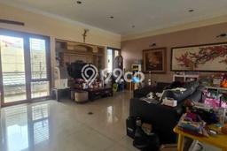 Rumah Mewah LB 900m2 Siap Pakai Desain Elegan di Puri Indah, Jakarta Barat Rumah Mewah LB 900m2 Siap Pakai Desain Elegan di Puri Indah, Jakarta Barat