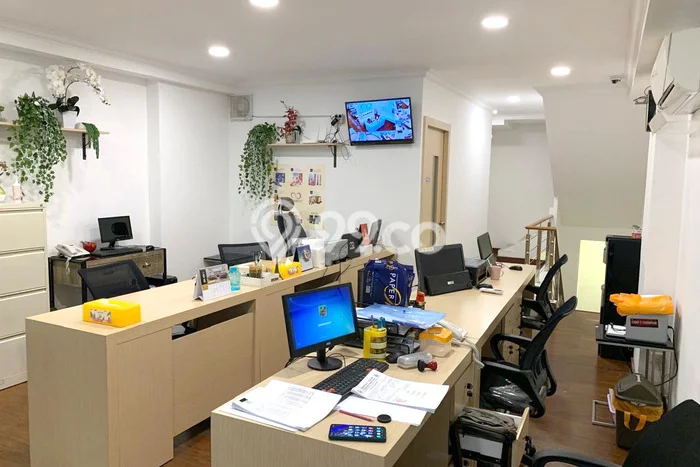 Untuk Dijual! Ruko di Central Park Jakarta Barat LT 81m2 / LB 324m2 Kawasan Bisnis Untuk Dijual! Ruko di Central Park Jakarta Barat LT 81m2 / LB 324m2 Kawasan Bisnis