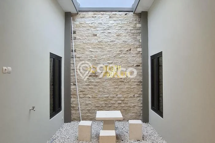 For Sale Rumah 3 Kamar Lokasi Ideal Nyaman dan Strategis di Depok For Sale Rumah 3 Kamar Lokasi Ideal Nyaman dan Strategis di Depok