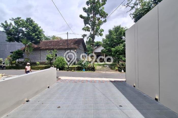 Rumah Modern Cantik 3 Kamar Bisa Langsung Pindah di Ngemplak Rumah Modern Cantik 3 Kamar Bisa Langsung Pindah di Ngemplak