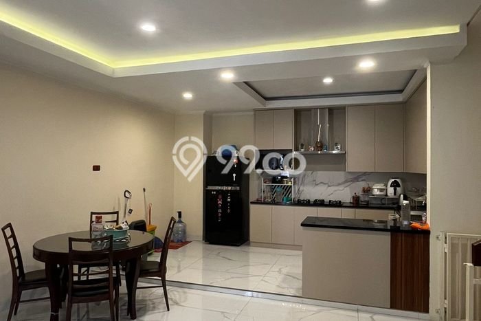 Disewakan! Rumah 4 Kamar Tidur &
2 Kamar Mandi di Pantai Indah Kapuk, Jakarta Utara Disewakan! Rumah 4 Kamar Tidur &
2 Kamar Mandi di Pantai Indah Kapuk, Jakarta Utara