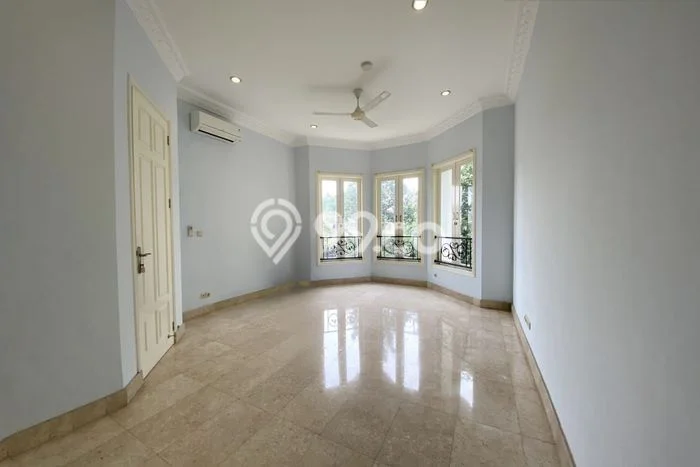 BEST PRICE! Rumah di Pasar Minggu, Akses ke Fasilitas, 6 KM, Luas 800m2m² Bangunan 650m2m² BEST PRICE! Rumah di Pasar Minggu, Akses ke Fasilitas, 6 KM, Luas 800m2m² Bangunan 650m2m²